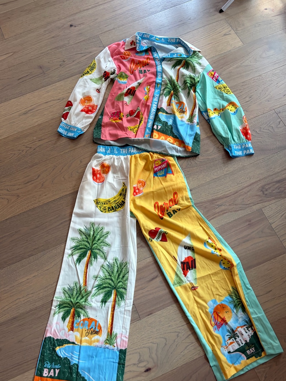 Multicolor Tropical  Set - Vibrant Palm Print